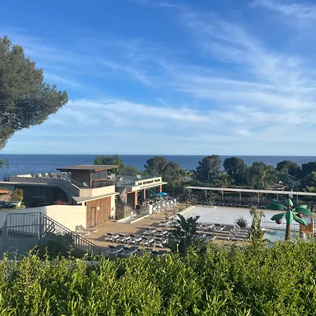 Hugo1 Apartament